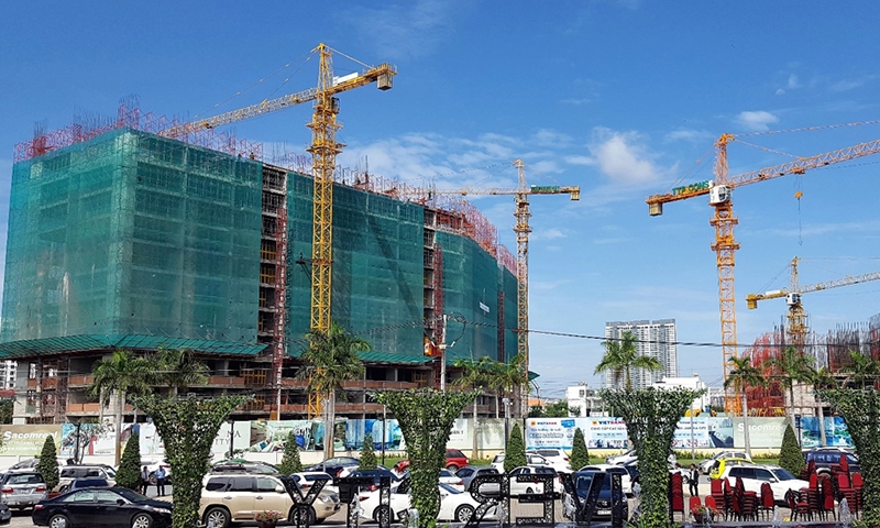 Thành phố Hồ Chí Minh quy định sử dụng cần trục tháp tại các công trường xây dựng