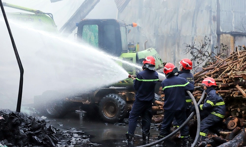 Kiến An (Hải Phòng): Cháy lớn tại xưởng sản xuất đế giày