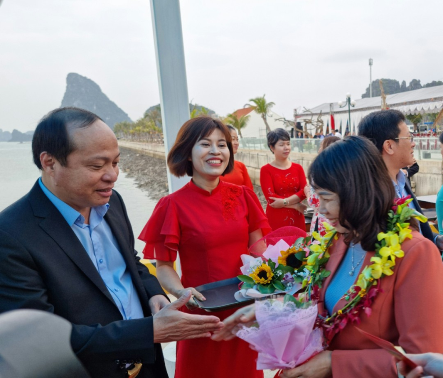 Quảng Ninh: Khai trương cảng tàu Ao Tiên - Vân Đồn