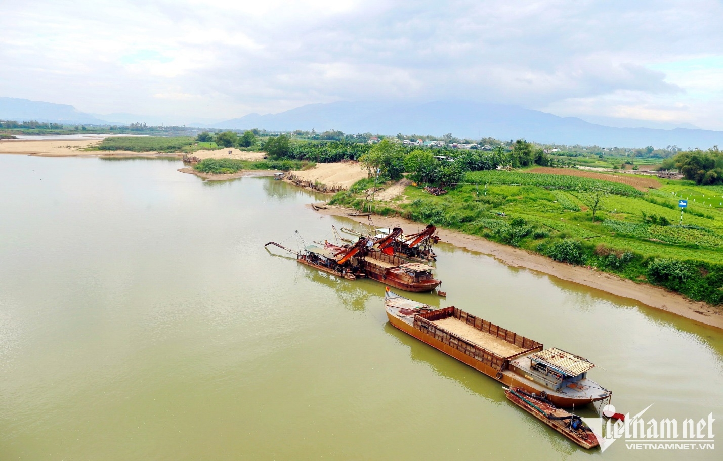 Cát khan hiếm, giá tăng phi mã, dân miền Trung lo 'vỡ kế hoạch' xây nhà