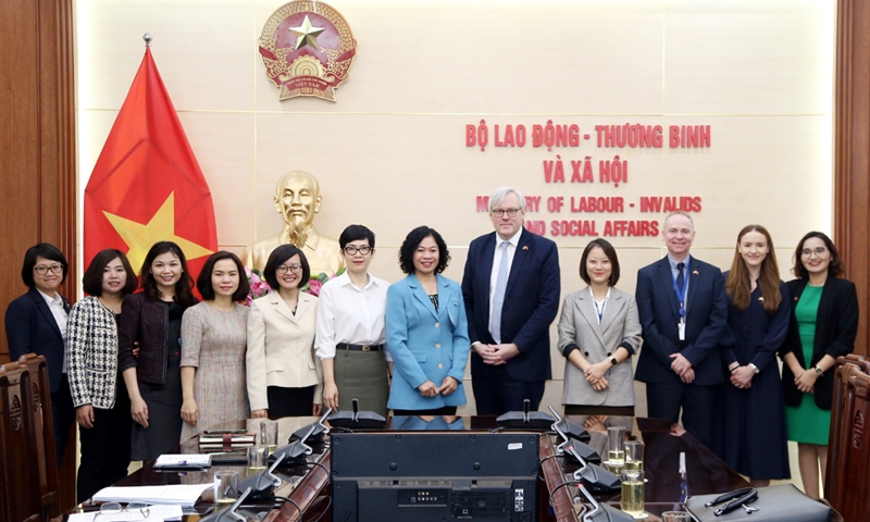 Đặc phái viên Chính phủ Anh thăm Việt Nam thúc đẩy hợp tác về phòng, chống mua bán người và di cư trái phép