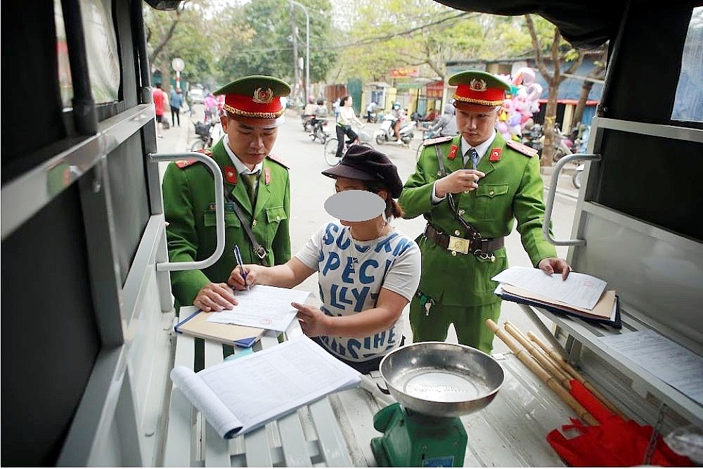 Tây Hồ (Hà Nội): Huy động toàn diện lực lượng ra quân tổng kiểm tra, xử lý trật tự đô thị