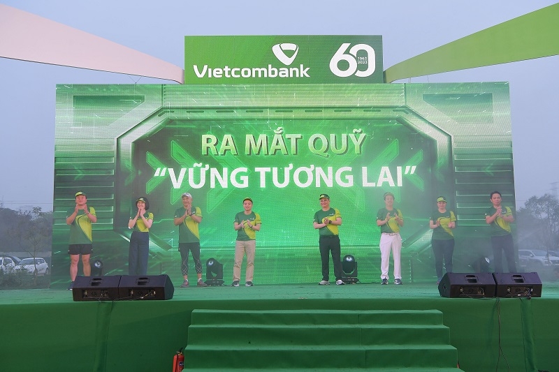 Vietcombank ra mắt Quỹ “Vững tương lai” và phát động Giải chạy 60 năm “Vạn trái tim - Một niềm tin”