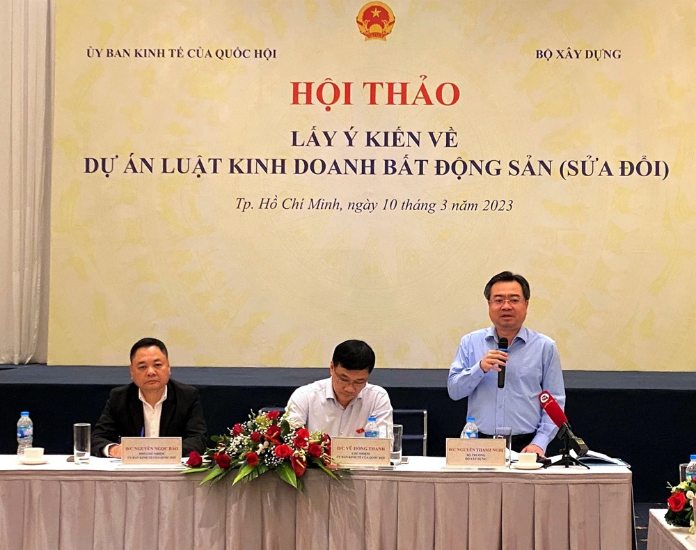 Bộ trưởng Bộ Xây dựng Nguyễn Thanh Nghị tiếp thu các ý kiến đóng góp của đại biểu tại Hội thảo góp ý dự thảo Luật Kinh doanh bất động sản (sửa đổi) cuối tuần qua tại Thành phố Hồ Chí Minh.