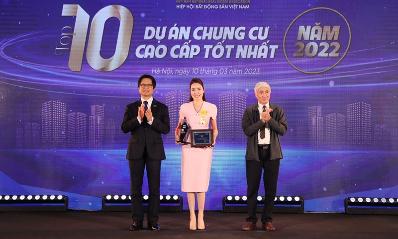 Văn Phú - Invest giành cú đúp giải thưởng tại Lễ vinh danh Thương hiệu bất động sản dẫn đầu năm 2022-2023