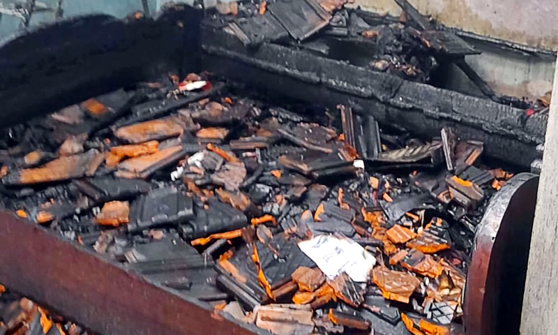 Nghệ An: Đốt than xông cho sản phụ gây cháy nhà, nhiều tài sản, vật dụng bị thiêu rụi