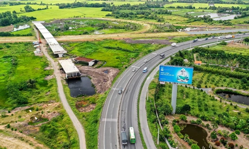 Ưu tiên vật liệu để đẩy nhanh tiến độ các dự án giao thông Vùng Đồng bằng sông Cửu Long