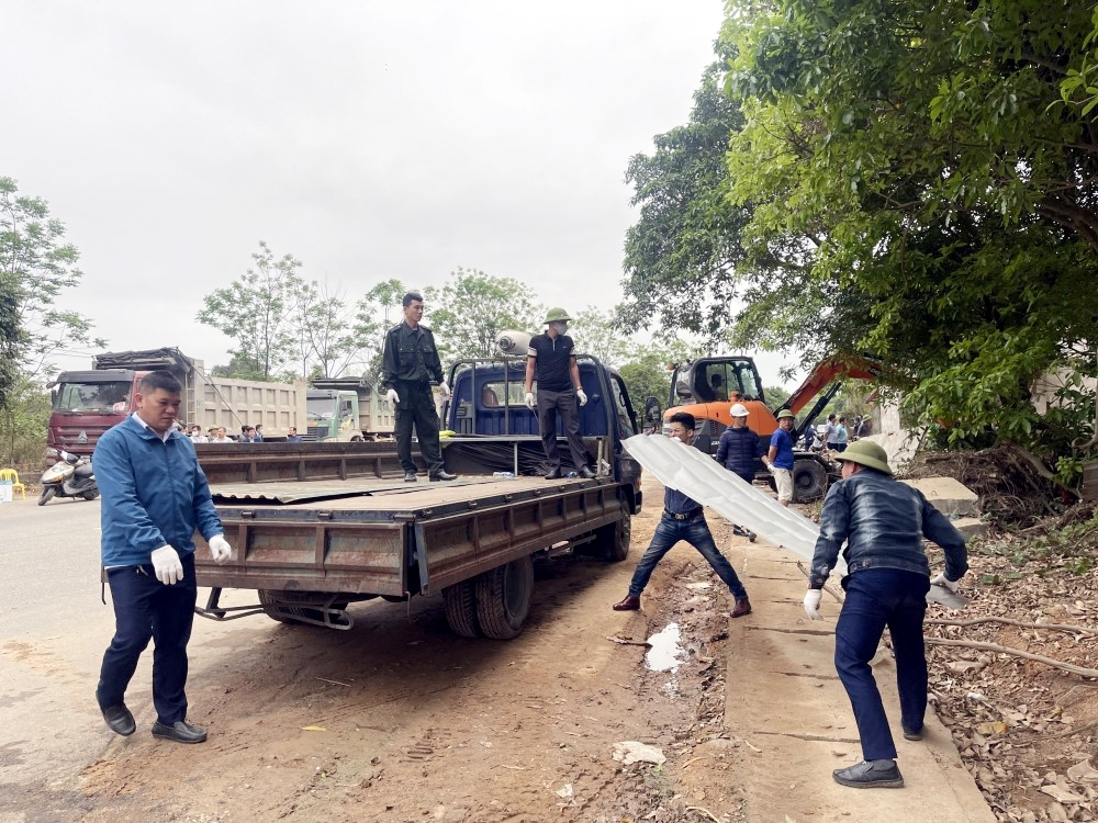 Vĩnh Yên (Vĩnh Phúc): Hỗ trợ 4 trường hợp tự nguyện tháo dỡ công trình vi phạm tại Công ty TNHH Kim Long