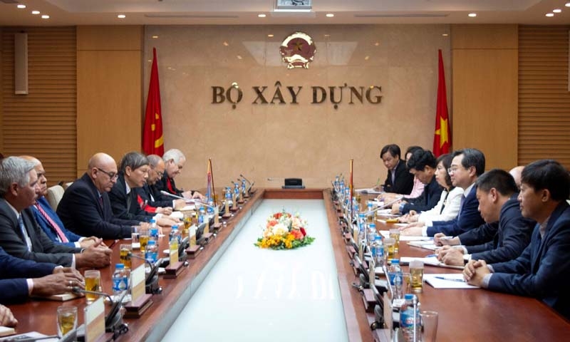 Hội đàm giữa hai Bộ trưởng Bộ Xây dựng Việt Nam và Cuba