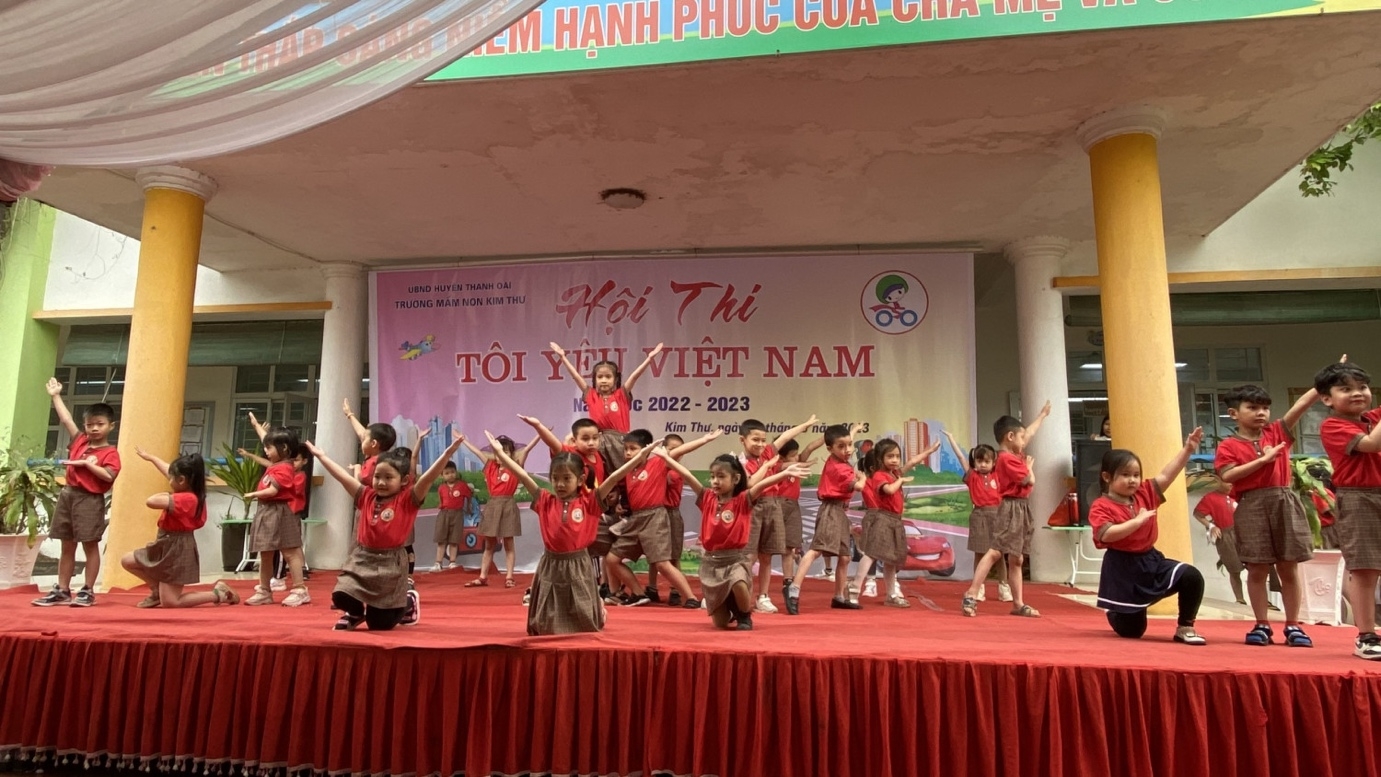 Thanh Oai (Hà Nội): Sôi nổi các hoạt động trang bị kiến thức an toàn giao thông cho trẻ tại trường Mầm non Kim Thư