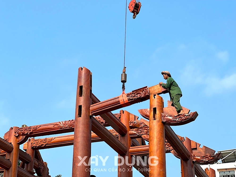 Quảng Ngãi: Đại gia Nguyễn Hồng Sơn tự tháo dỡ biệt phủ xây dựng trái phép