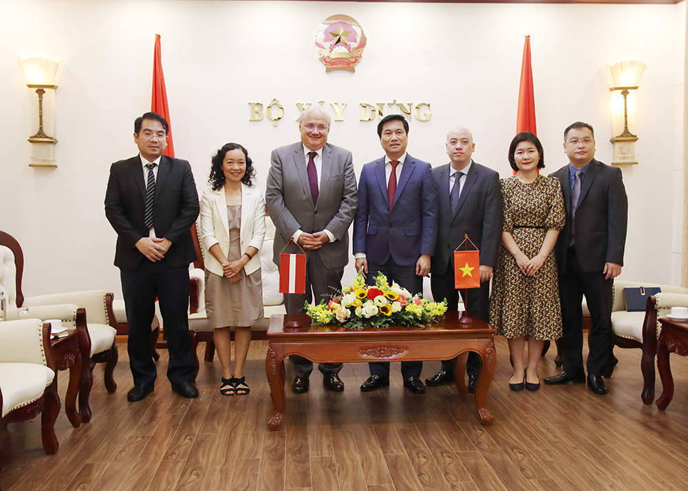 Thứ trưởng Nguyễn Tường Văn tiếp Đại sứ Áo tại Việt Nam