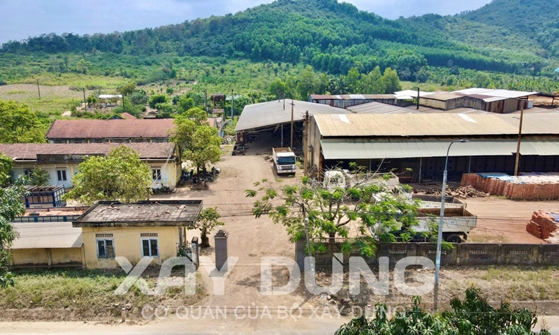 Nhà máy gạch Tuynel có địa chỉ tại thôn Sơn Thạnh, xã Diên Thọ, huyện Diên Khánh, Khánh Hòa.