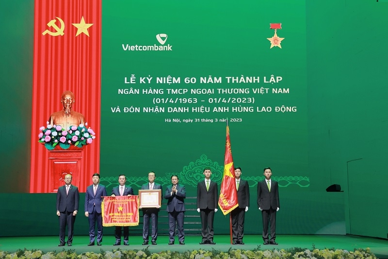 Vietcombank kỷ niệm 60 năm thành lập và đón nhận danh hiệu Anh hùng Lao động