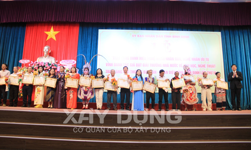 Bình Định: Trao tặng danh hiệu “Nghệ nhân nhân dân” và “Nghệ nhân ưu tú”