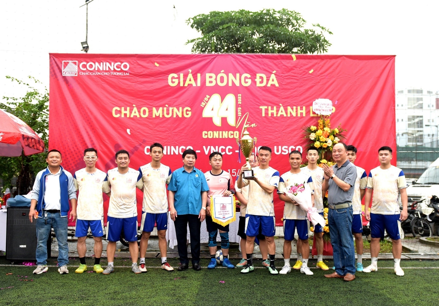 Sôi nổi Giải bóng đá Tứ hùng chào mừng 44 năm ngày thành lập Công ty CONINCO