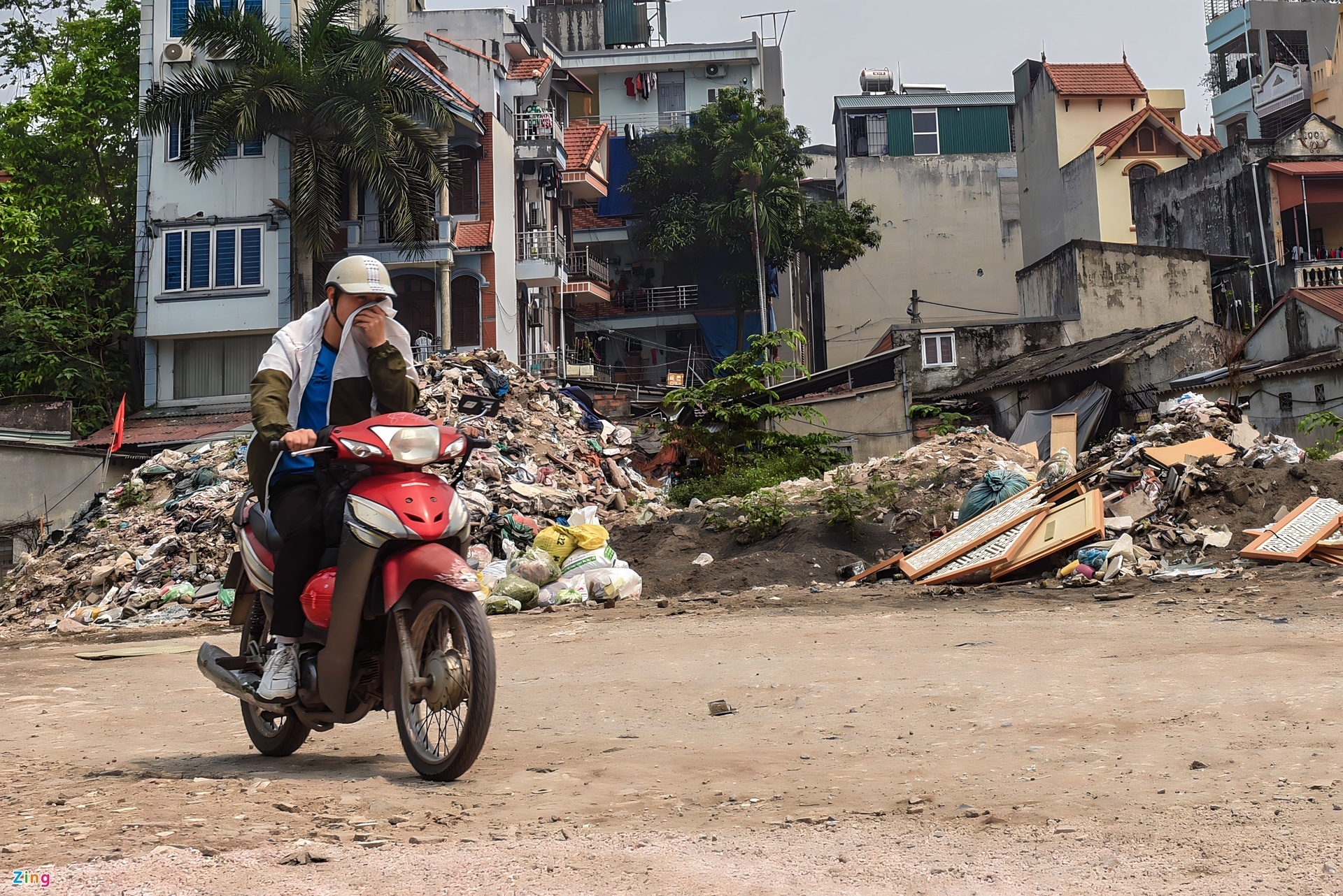 Cảnh sống tạm bên dự án giao thông nghìn tỷ ở Hà Nội