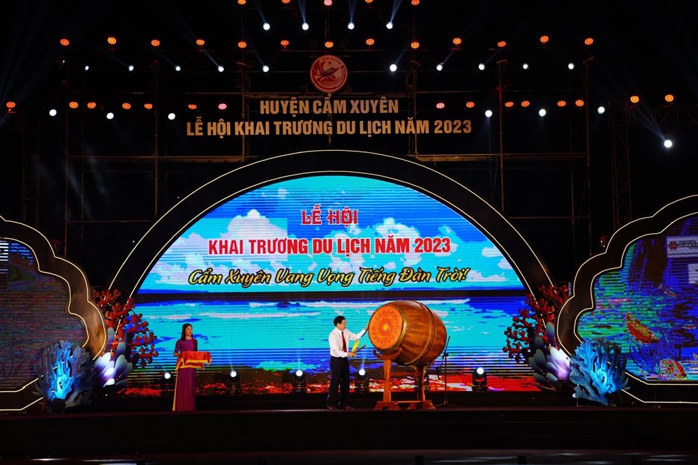 Hà Tĩnh: Ấn tượng đêm khai hội du lịch Cẩm Xuyên năm 2023