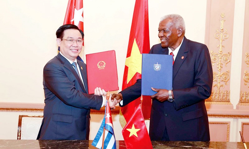Việt Nam - Cuba ký kết hợp tác nghị viện