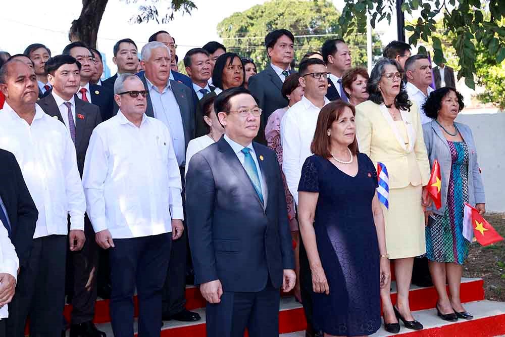 Chủ tịch Quốc hội Vương Đình Huệ dự Lễ đổi tên công viên Hòa Bình thành công viên Hồ Chí Minh tại Cuba