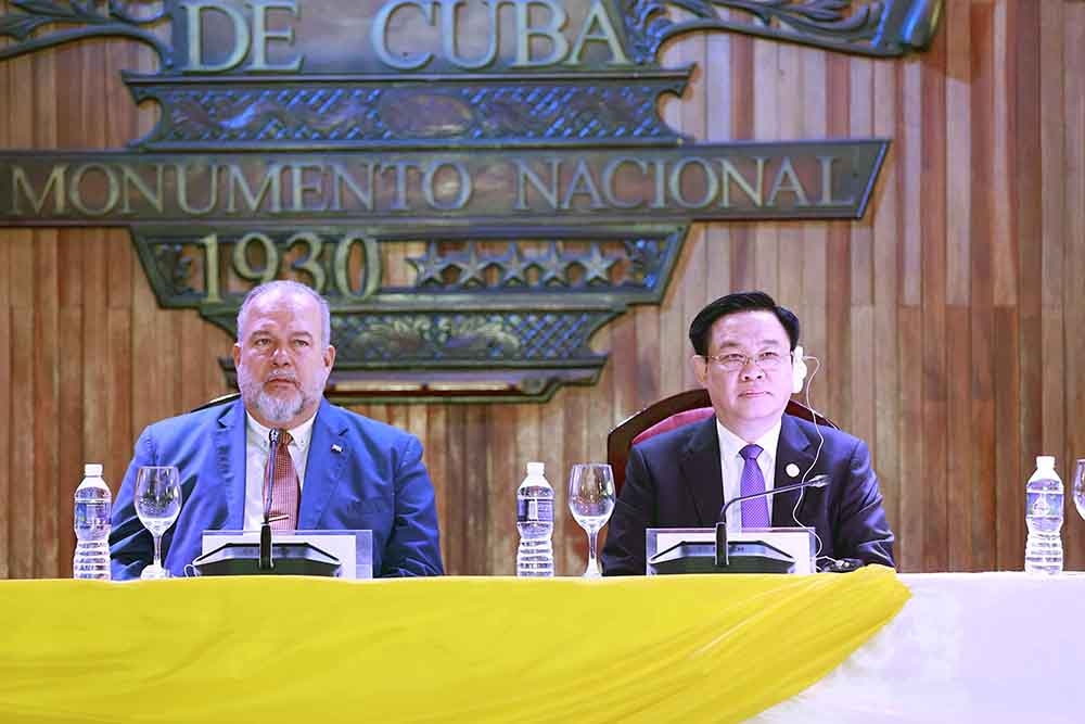 Chủ tịch Quốc hội Vương Đình Huệ và Thủ tướng Cộng hòa Cuba dự Diễn đàn thương mại và đầu tư Việt Nam – Cuba