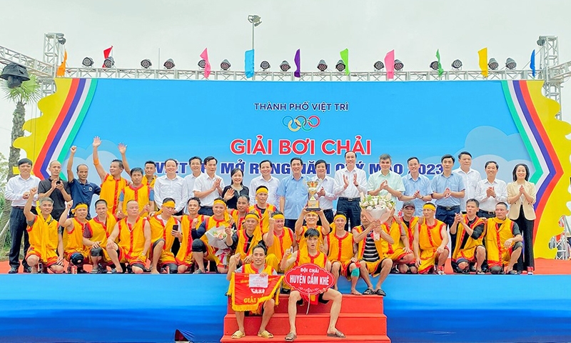 Phú Thọ: Mãn nhãn với cuộc đua bơi chải mở rộng năm 2023