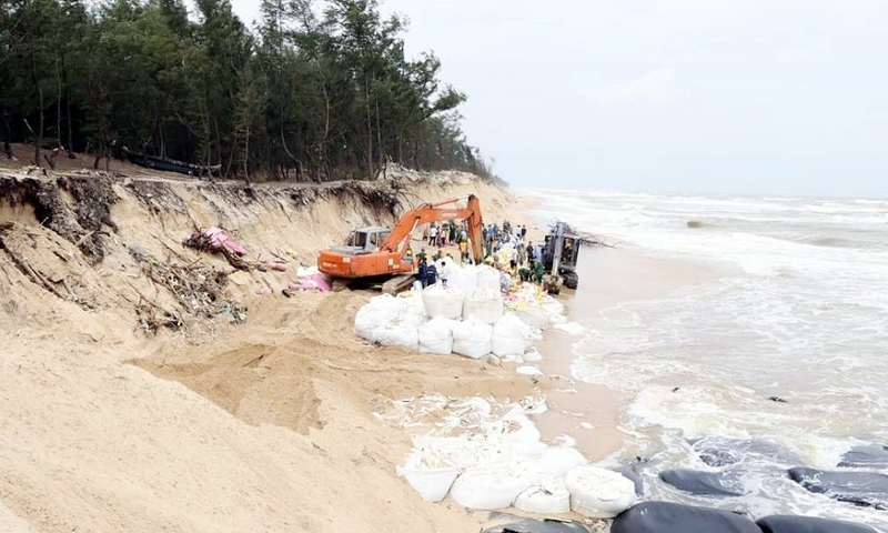 Thừa Thiên – Huế: Đầu tư 88 tỷ đồng dự án xử lý khẩn cấp sạt lở bờ biển