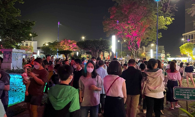Phố đi bộ – chợ đêm đầu tiên của Hải Dương thu hút hàng nghìn lượt du khách