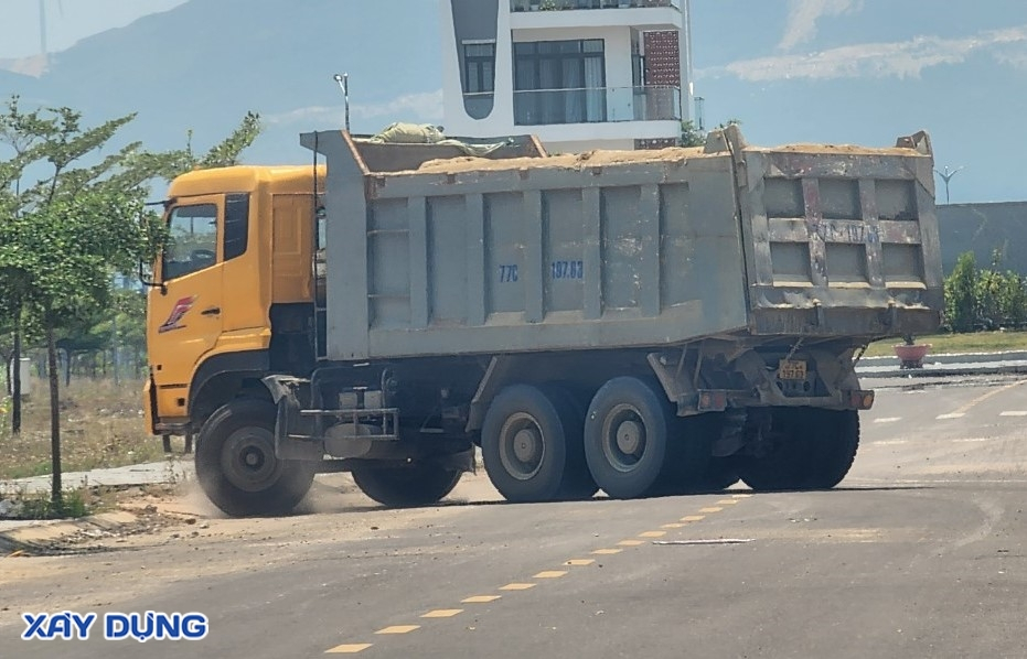 Bình Định: Xe chở cát cho Công ty Bá Ngọc có phục vụ đúng dự án?