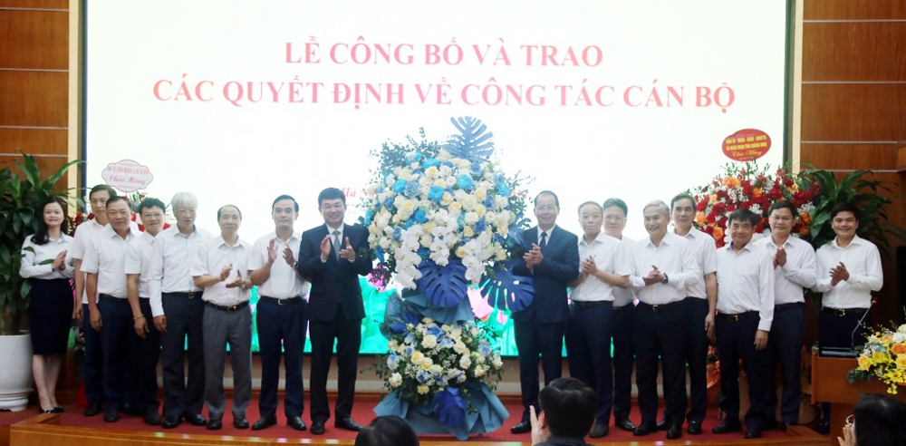 Ông Ngô Hoàng Ngân giữ chức vụ Chủ tịch HĐTV Tập đoàn Công nghiệp Than - Khoáng sản Việt Nam