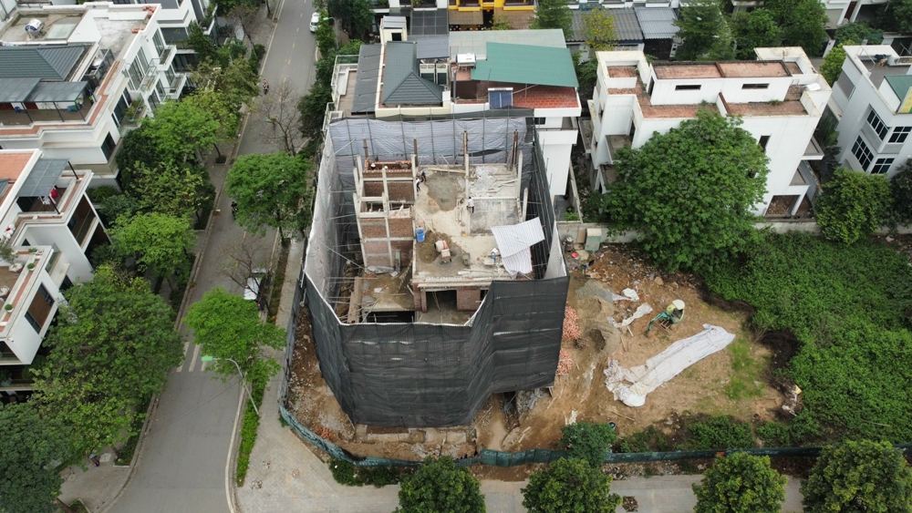 Hà Nội: “Nở rộ” hàng loạt các công trình xây dựng phá vỡ quy hoạch tại khu đô thị Ngoại giao đoàn