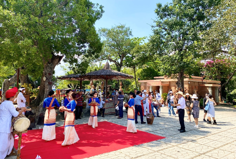 Khánh Hòa: Lễ hội Tháp Bà Ponagar 2023 chính thức khai mạc