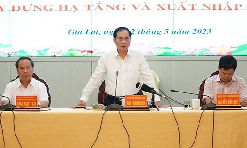 Bộ trưởng Bộ Ngoại giao Bùi Thanh Sơn tháo gỡ khó khăn, vướng mắc các dự án tại Gia Lai