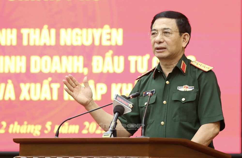 Đại tướng Phan Văn Giang - Bộ trưởng Bộ Quốc phòng phát biểu chỉ đạo. (Ảnh: thainguyen.gov.vn).