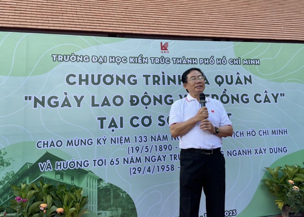 Ra quân trông 1000 cây xanh kỷ niệm 133 năm ngày sinh Chủ tịch Hồ Chí Minh