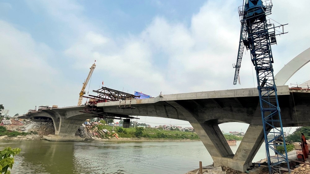Bắc Giang: Hợp long 2 cây cầu kết nối giao thông trọng điểm