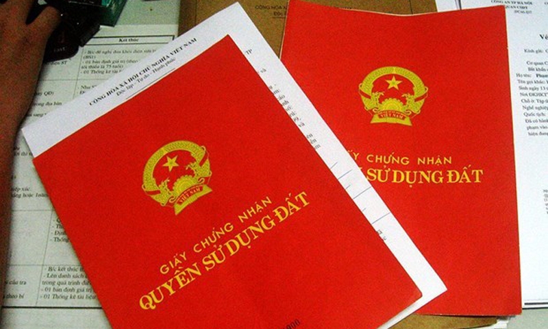 Khởi tố, bắt tạm giam kẻ làm giả sổ đỏ để lừa đảo ở Tuyên Quang