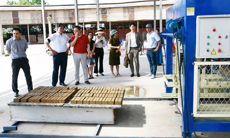 Việt Nam hợp tác với Hàn Quốc sản xuất gạch không nung bằng công nghệ sạch, bền vững