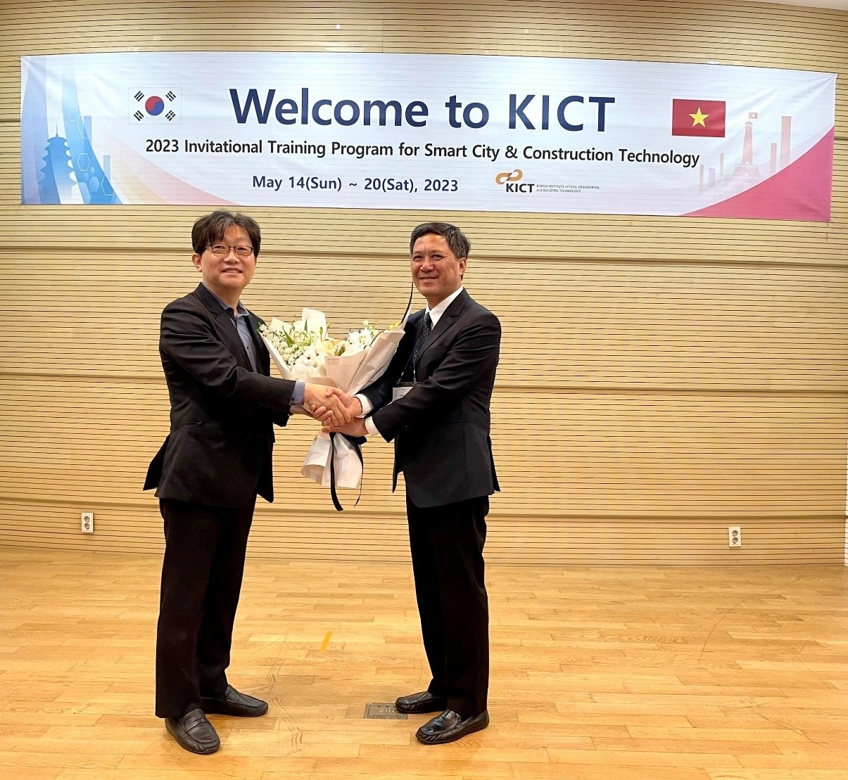 Học tập, chia sẻ kinh nghiệm về đô thị thông minh và công nghệ xây dựng tại Hàn Quốc