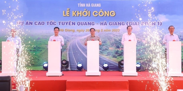 Thủ tướng dự Lễ khởi công đường bộ cao tốc Tuyên Quang-Hà Giang