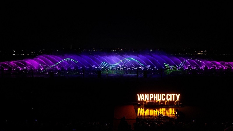 Nhạc nước Van Phuc Water Show - Tiện ích đẳng cấp của khu đô thị Van Phuc City