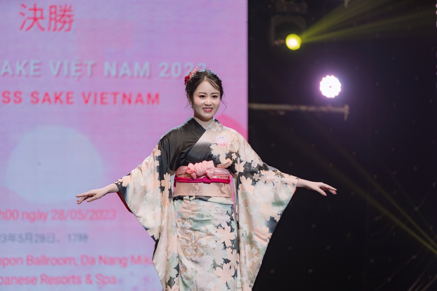 Khoảnh khắc Á hậu 1 Miss Sake Việt Nam 2023 gọi tên Hà Thị Cẩm Lệ