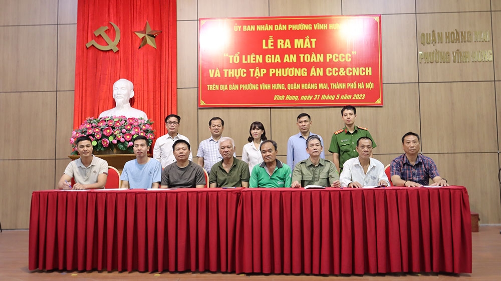 Hoàng Mai (Hà Nội): Phường Vĩnh Hưng ra mắt Tổ liên gia an toàn PCCC và thực tập phương án CNCH