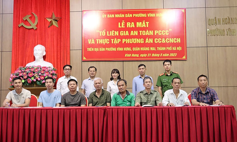 Hoàng Mai (Hà Nội): Phường Vĩnh Hưng ra mắt Tổ liên gia an toàn PCCC và thực tập phương án CNCH