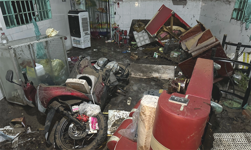 Khu phố ở Đồng Nai tan hoang, đổ nát sau trận lũ lịch sử