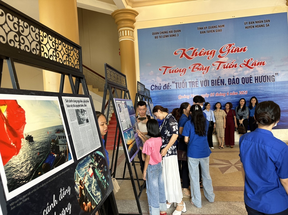 Quảng Nam: Triển lãm tư liệu “Tuổi trẻ với biển, đảo quê hương”