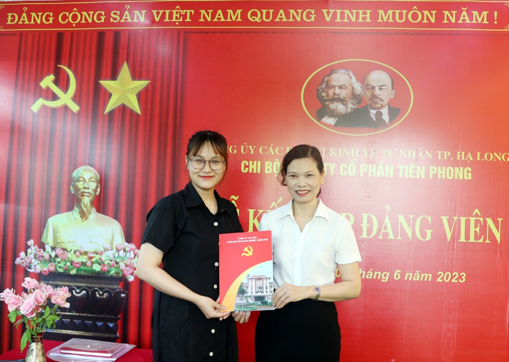 Hạ Long (Quảng Ninh): Nhiều kỹ sư trẻ ngành Xây dựng được kết nạp vào Đảng