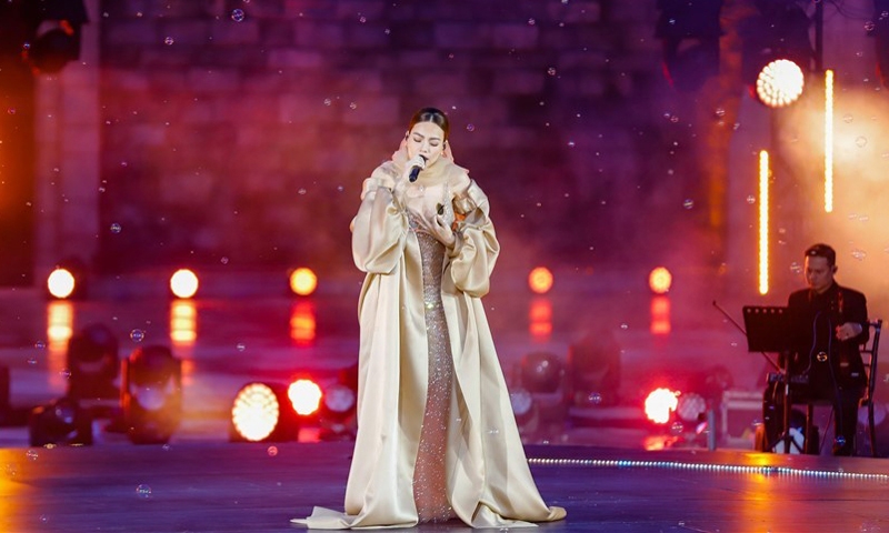 Đêm nhạc Hồ Ngọc Hà gây ấn tượng mạnh với sân khấu đẳng cấp trên đỉnh Bà Nà
