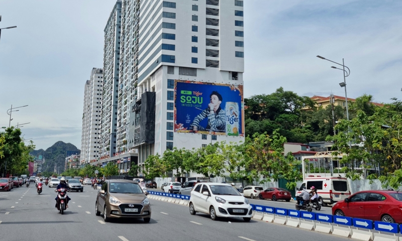 Quảng Ninh: Tòa nhà Hương Lan tháo dỡ hạng mục sai trong xây dựng