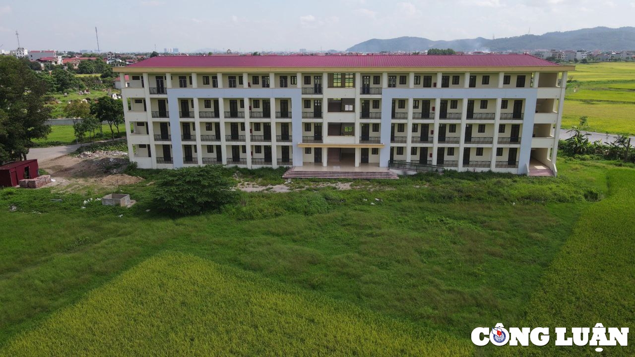 Quế Võ (Bắc Ninh): Làm trái quy định, xây dựng hàng loạt trường học trên đất nông nghiệp khi chưa chuyển đổi?